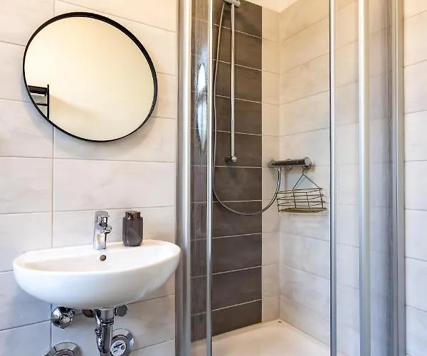 Business & Life Naehe Tu, Hbf Und Oper - Smarttv, Magentatv Und Kueche Chemnitz